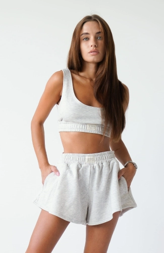 light grey zestaw flippy na modelce.jpg