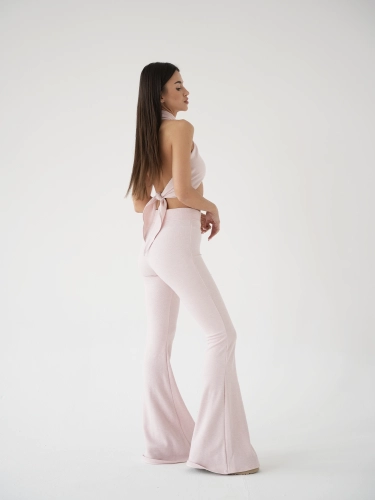 BABY PINK COZY LEGGINSY I TOP CROSS WIAZANY MISSDENIM DZWONY SZEROKIE NA PILATES .png