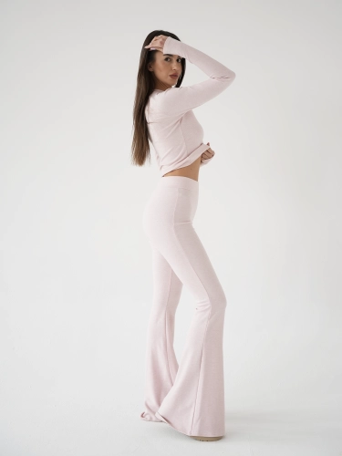 BABY PINK COZY ZESTAW DZWONY MISSDENIM ROZOWE BOKIEM.png