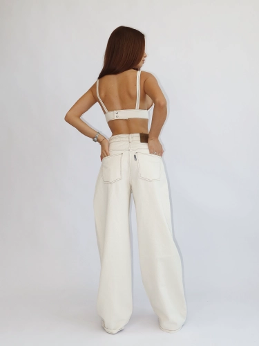 VANILLA JEANS BAGGY MISSDENIM DENIM TOP BRA STANIK VANILIOWY KREMOWY KREMOWE SPODNIE SZEROKIE MODIVO TYŁ.png