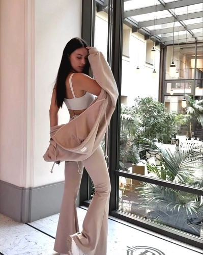 Beige Flippy Zip Hoodie influencers instagram