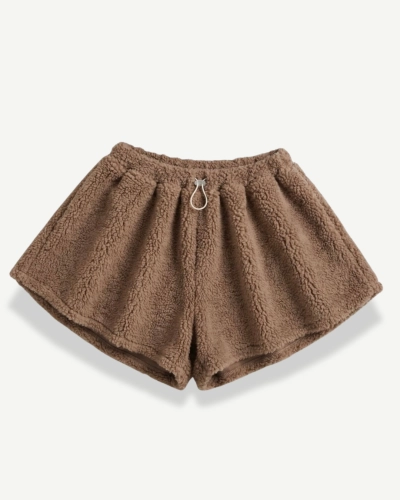 Teddy Bear Set Skorts + Top stylizacja, damski zestaw teddy bear casual, rozkloszowane skorts i elastyczny top, modny letni outfit women, shorts, skorts teddy, cozy homewear