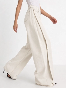 Vanilla Pleated Baggy Jeans