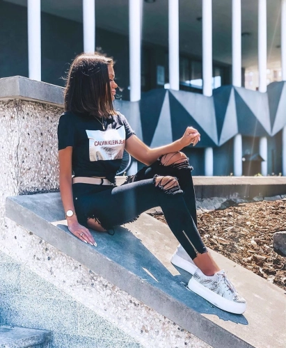 8A70BDED-A3E7-49F5-B604-6F868AF89853