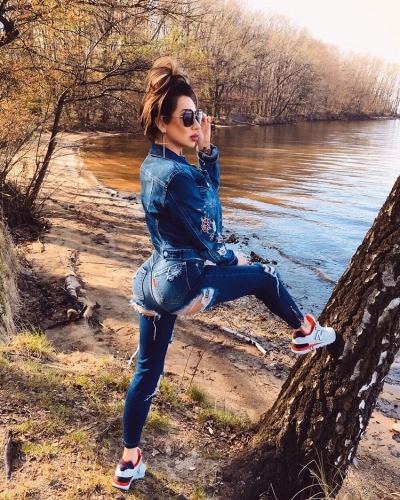 BD93CE70-663A-41D8-B0BD-22EFAF2E4F6D